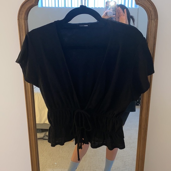 Cute top - Picture 2 of 3